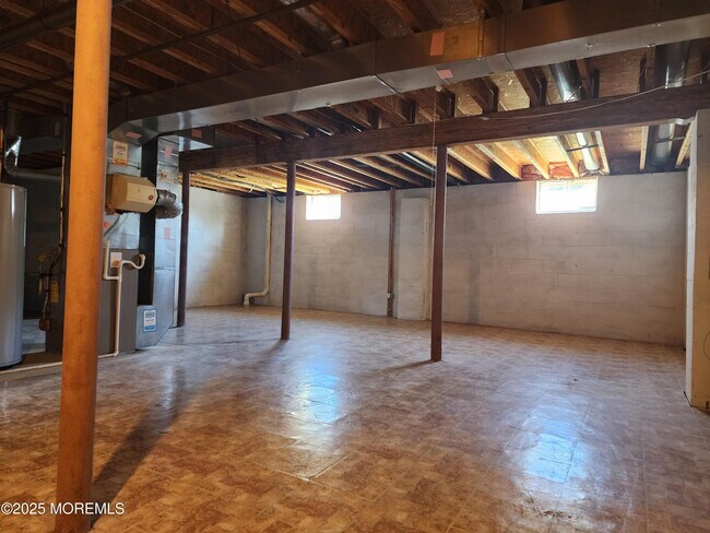 Building Photo - 1 Skylark Ct