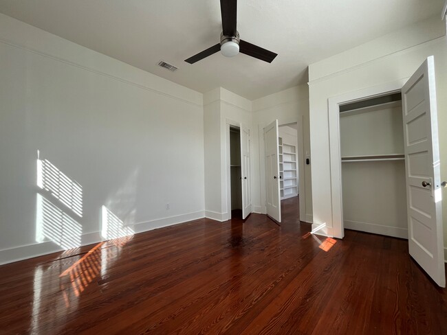 Building Photo - 5821 Catina St