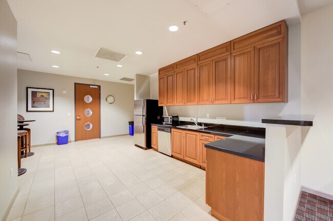 Building Photo - 5855 Horton St