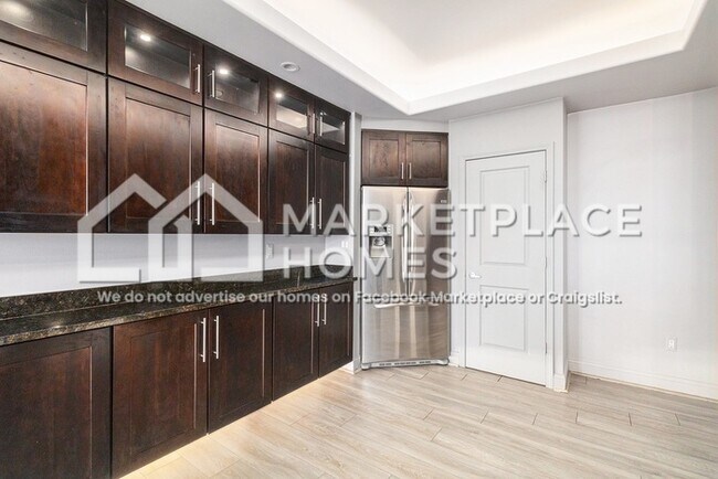 Building Photo - 300 Riverfront Dr