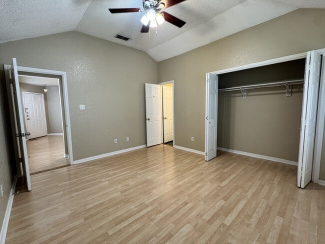 Building Photo - 2141 Redwing Way