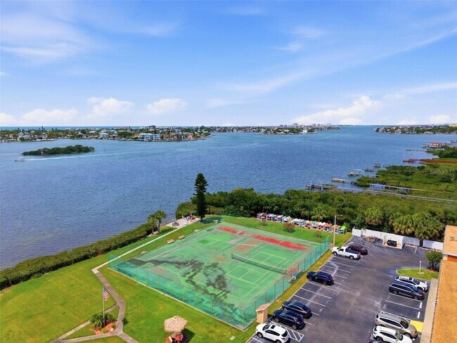 Building Photo - 12760 Indian Rocks Rd