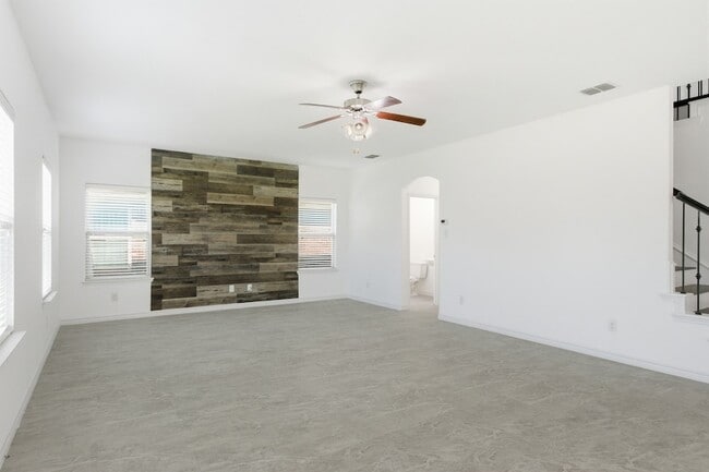 Building Photo - 11300 Hubbard Creek Dr