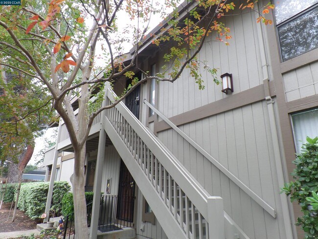 Building Photo - 1544 Bailey Rd