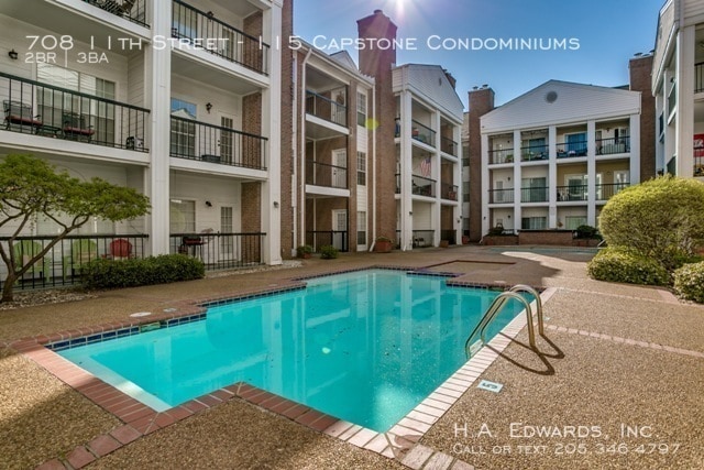 Building Photo - Capstone Condominiums 115