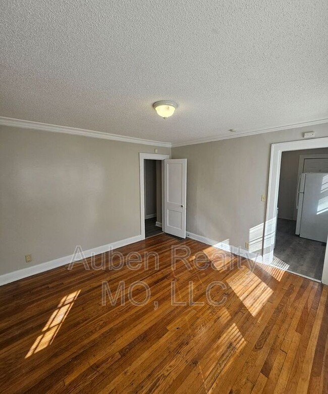 Building Photo - 5411 Harrison St