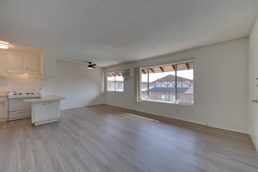 Primary Photo - Encino Verde Apartments