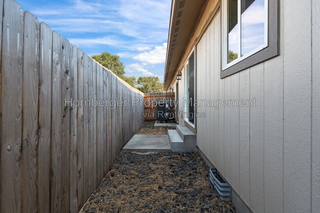 Building Photo - 14412 E Heroy Ln