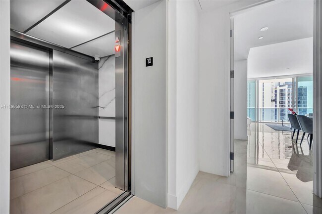Building Photo - 17550 Collins Ave
