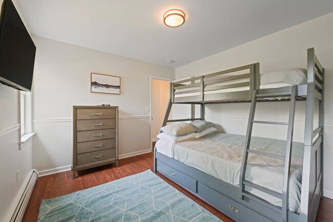 Building Photo - 1439 NY-9P