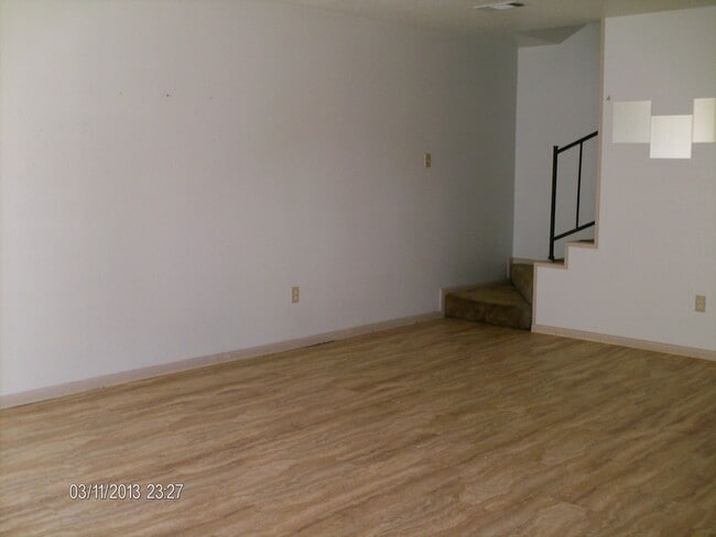 Building Photo - 1058 Park Meadow Dr