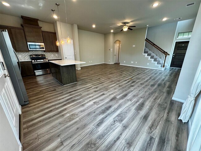 Building Photo - 2527 Bordelon Ln