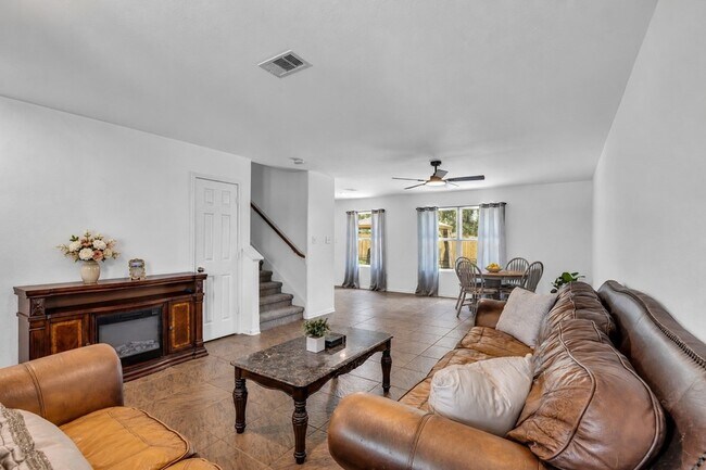 Building Photo - 16718 Warbler Dr