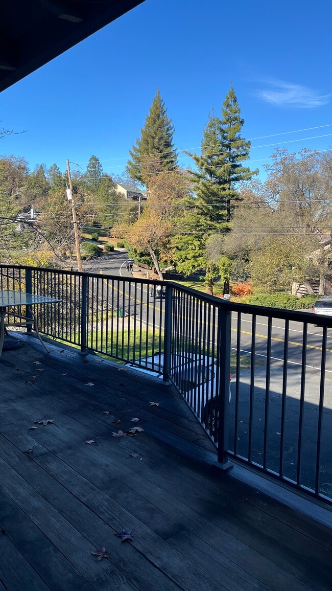 Building Photo - 12003 Lakeshore S