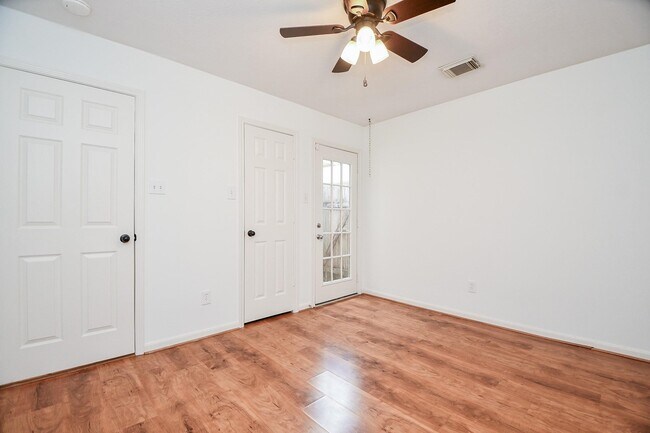 Building Photo - 535 Avery Dr