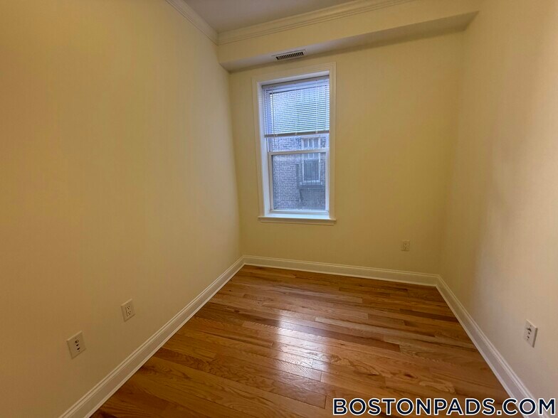 Building Photo - 1 Chauncy St