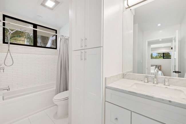 Building Photo - 43 Sea Colony Dr
