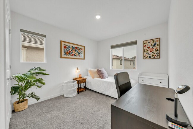 Building Photo - 6001 San Rafael Ln