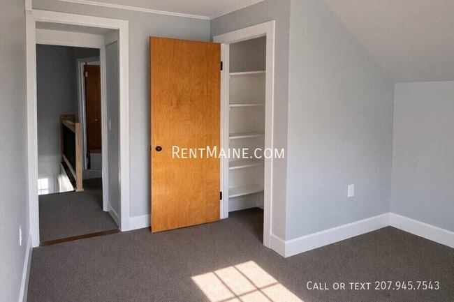 Building Photo - 11 Somerset St