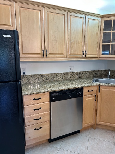 Building Photo - 5927 La Pinata Blvd