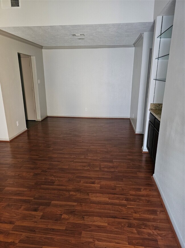 Building Photo - 1100 Augusta Dr