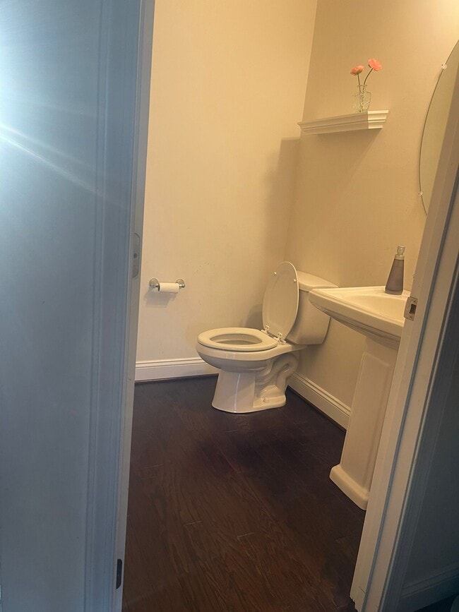 Building Photo - 10516 Seneca Falls Pl