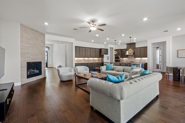 Building Photo - 921 Trevi Fontana Dr.