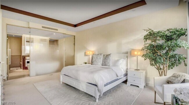 Building Photo - 3750 S Las Vegas Blvd