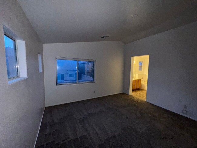 Building Photo - Fresh Paint/New Flooring all inside! Four ...