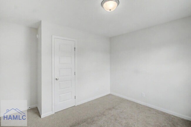 Building Photo - 274 Renwick Lp