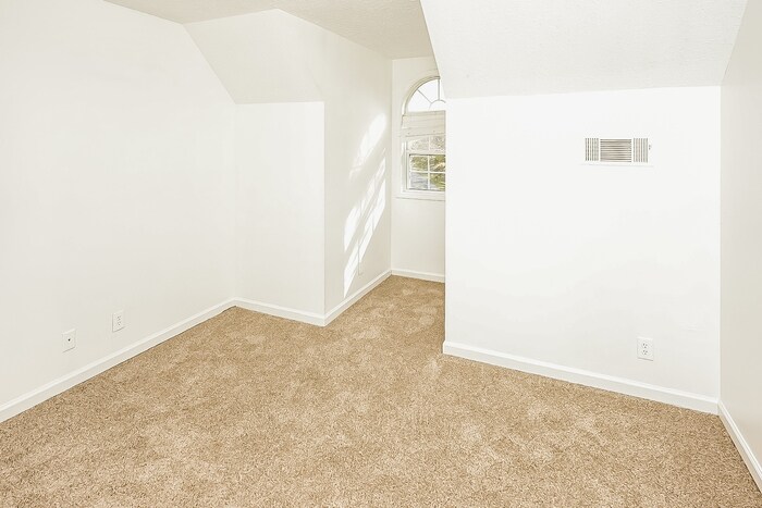 Building Photo - 515 Candlewick Ct
