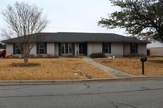 Building Photo - 14312 Tanglewood Dr