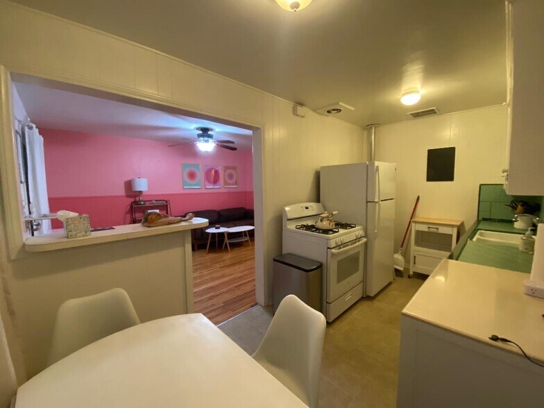 NOOK - KITCHEN - LIVING ROOM - 824 Pearl St