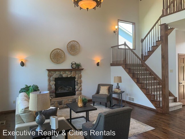 Building Photo - 6 br, 4 bath House - 6086 Summit Curve S