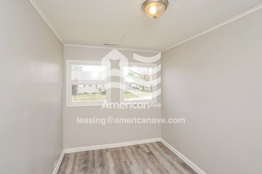 Building Photo - 113 Marshall Dr