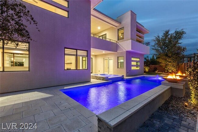 Building Photo - 82 Grey Feather Dr