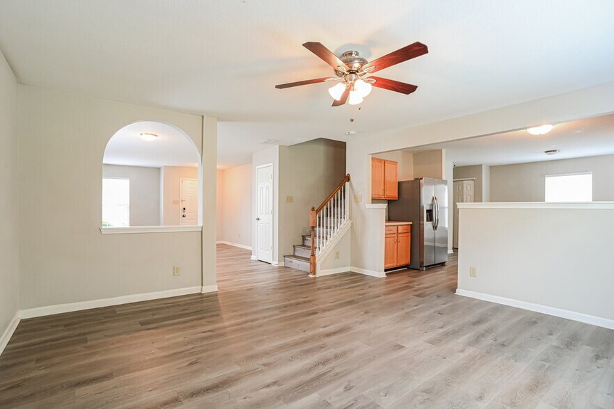 Building Photo - 1528 Bray Dr