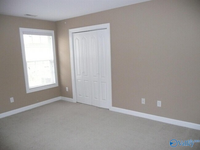 Building Photo - 161 Autumn Branch Dr