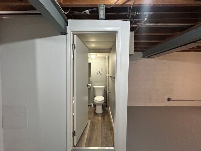 Building Photo - 3 Bedroom 2.5 Bathroom House