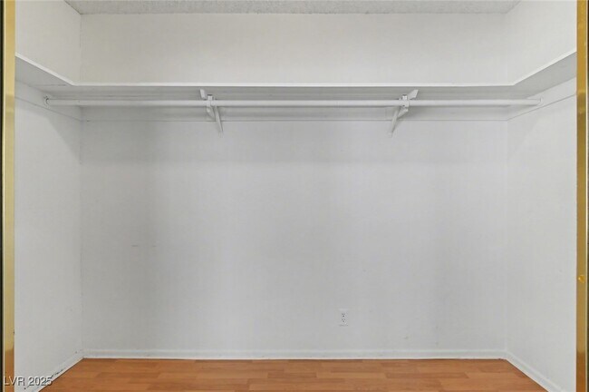 Building Photo - 313 Fox Cir