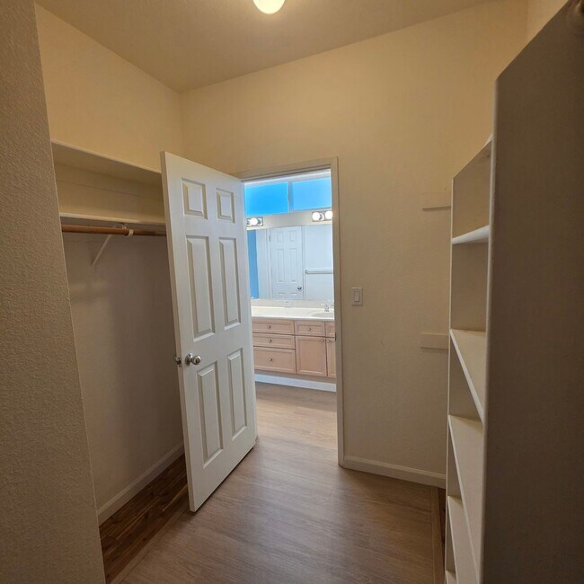 Building Photo - Clayton Single Story 3bd/2ba - Bright open living w/new flooring