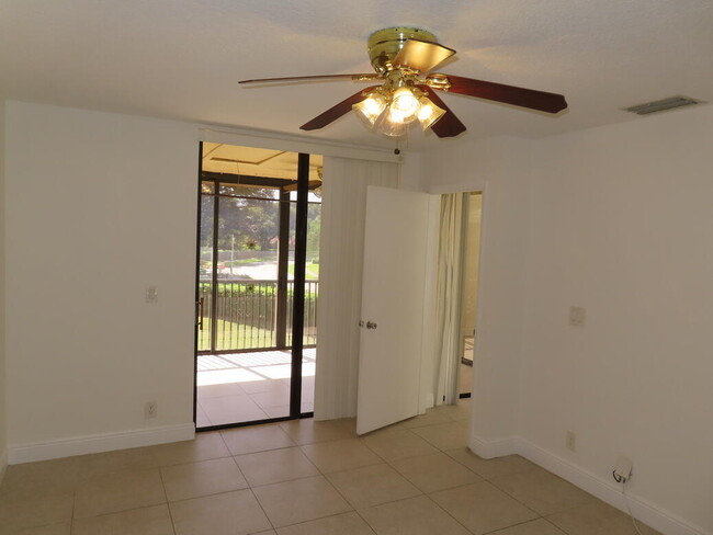 Building Photo - 2602 Carambola Cir S