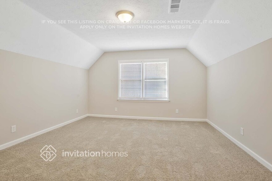 Building Photo - 400 Hardman Ct