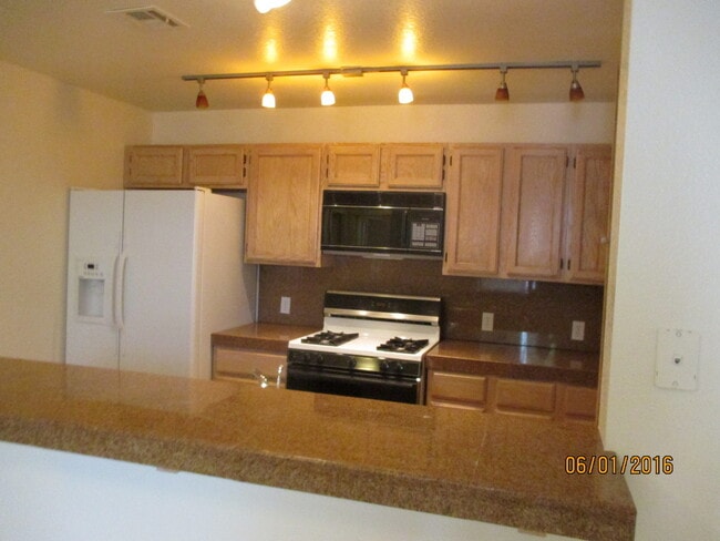 Building Photo - 8452 Boseck Dr