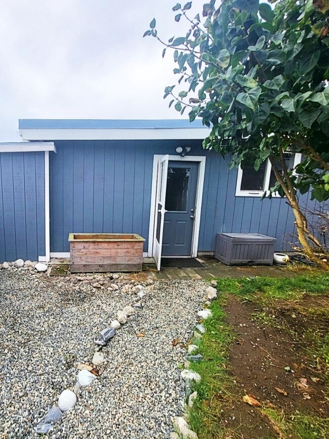 Primary Photo - 817 Rita St