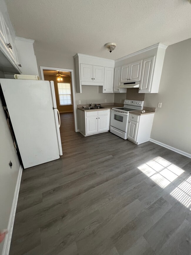 Building Photo - 4319 Hines St