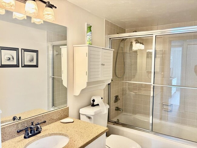 Building Photo - 320 Seaview Ct