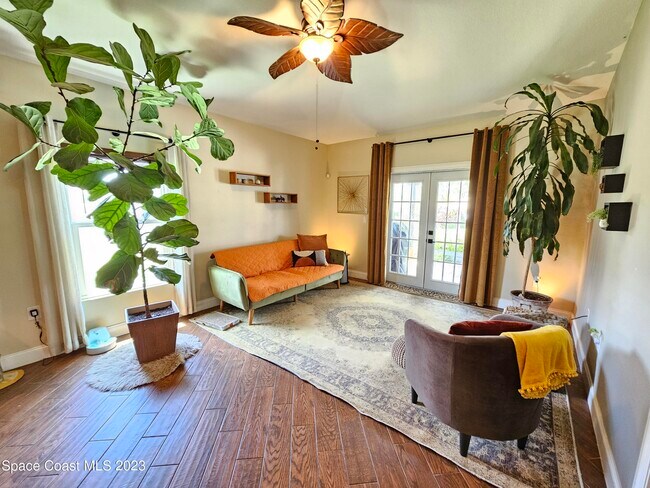 Building Photo - 1255 Sangria Cir