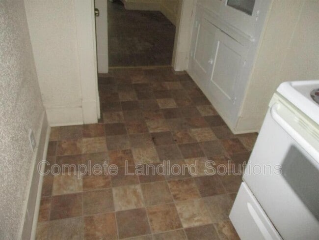 Building Photo - 1231 S 10th St