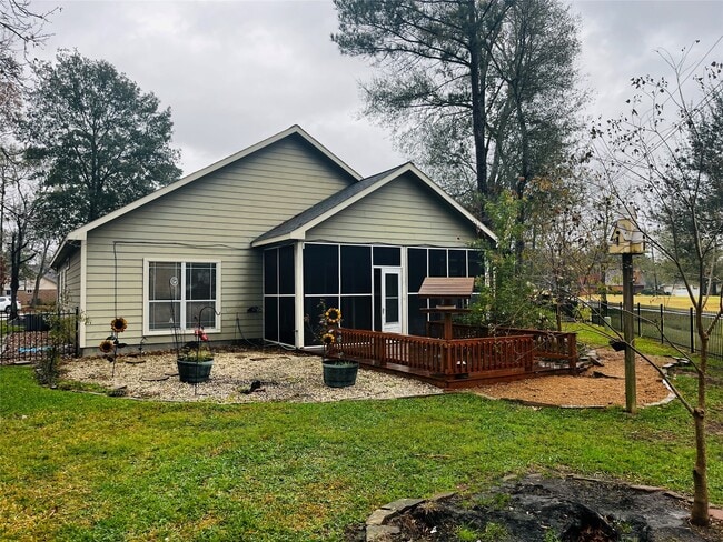 Building Photo - 2015 Halyard Dr